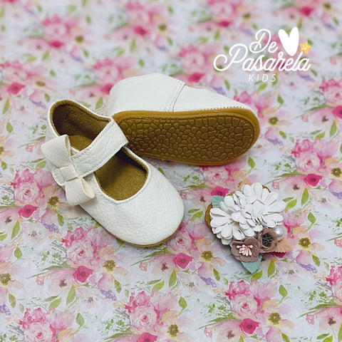 Soft Pure Leather Baby Girl Shoes - WHITE & hair accessories