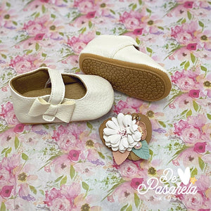 Soft Pure Leather Baby Girl Shoes - WHITE & hair accessories